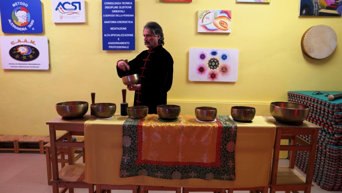 campane tibetane a milano in zona naviglio